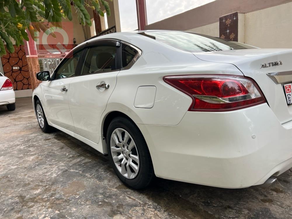 نيسان ألتيما